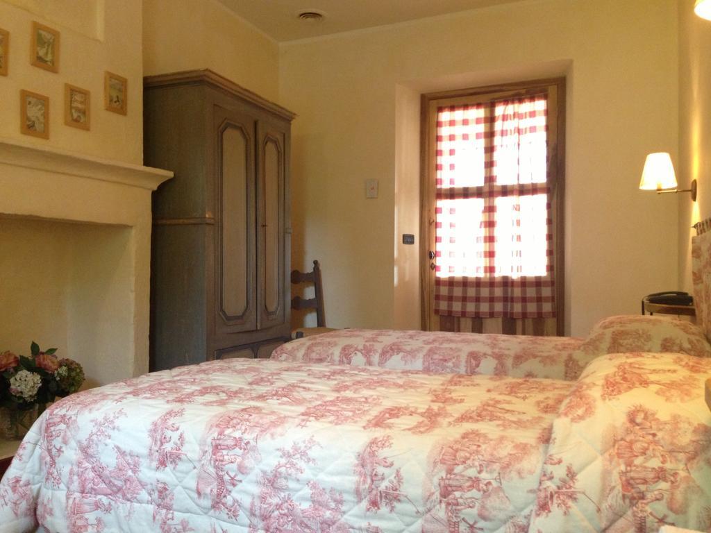 Villa Le 5 Frecce Cavour Zimmer foto