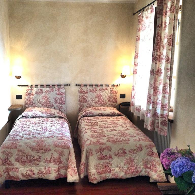 Villa Le 5 Frecce Cavour Zimmer foto