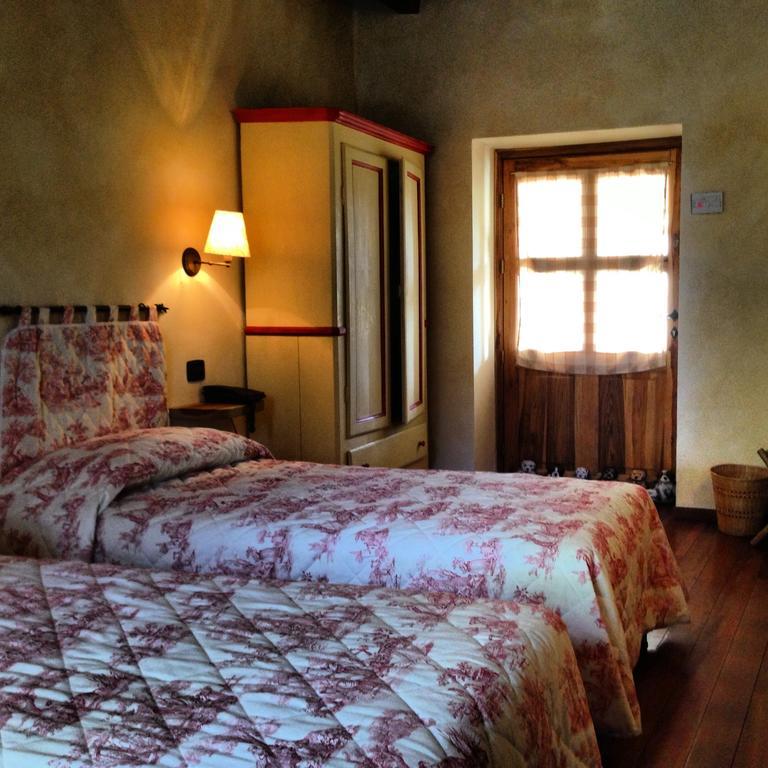 Villa Le 5 Frecce Cavour Zimmer foto