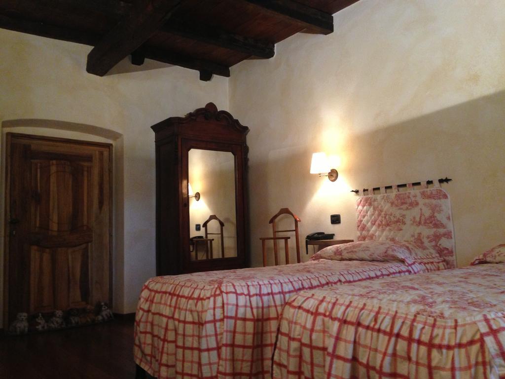 Villa Le 5 Frecce Cavour Zimmer foto
