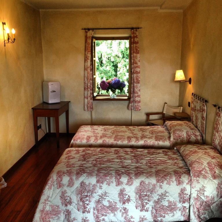 Villa Le 5 Frecce Cavour Zimmer foto